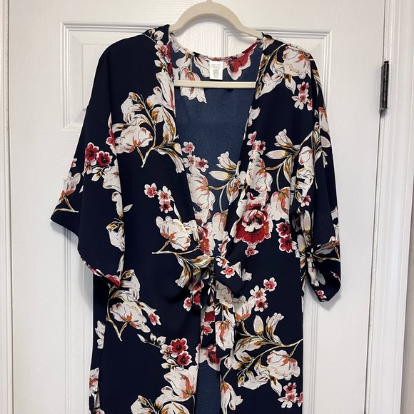 Cleaning out my closet. This was never worn. - Picture 1 of 4